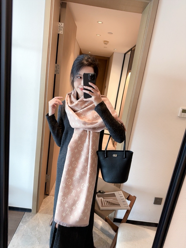 ブランドマフラー背面デザイン